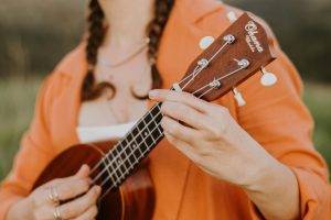 pexels-julianemonarifotografia-19381559 Ukelele